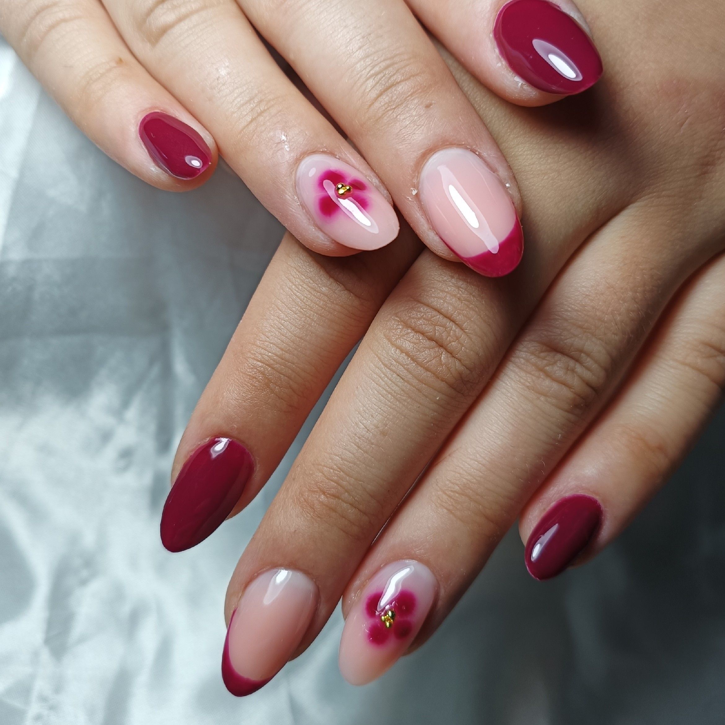 Nail art délicat sur ongles longs